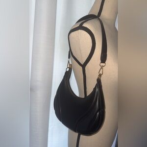 🖤 Sculpted Crescent Shoulder Bag – Black w/ Red Interior 🔥